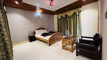 Deluxe Double Room | Bathroom | Shower, designer toiletries, towels, soap