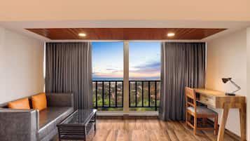 Deluxe King Room with Sea View | Wohnbereich