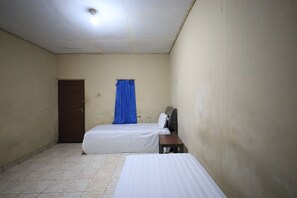 Quarto duplo standard | Wi-Fi de cortesia, roupa de cama