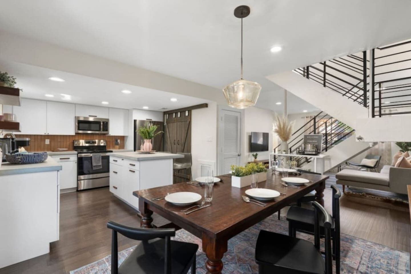 Scottsdale Oasis: Modern Townhouse w/ Pool & BBQ