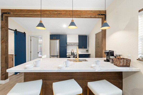 Fridge, microwave, oven, stovetop - Walk to Old Town - Cozy Restored Cottage (Cottonwood)