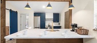 3BR Cozy Cottonwood Home - just walk to Old Town!