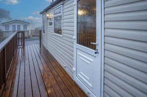 Property grounds - Ty Moselle 12 - 2 Bedroom Holiday Home - Amroth (Narberth)