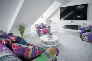 Apartment (1 Bedroom) | Living area
