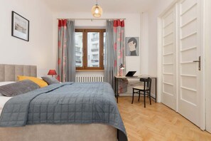 2 bedrooms, desk, iron/ironing board, WiFi