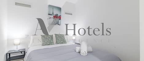 Basic Double Room, 1 Double Bed, Non Smoking, Shared Bathroom | Down comforters, iron/ironing board, free WiFi, bed sheets