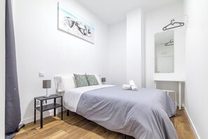 Basic-Doppelzimmer, 1 Doppelbett, Nichtraucher, Gemeinschaftsbad