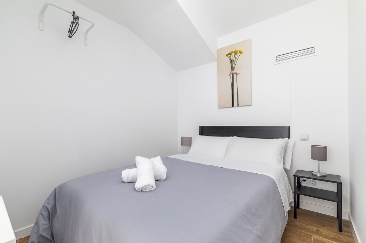 Photo - AYZ Luis Cabrera-Auto check-in property