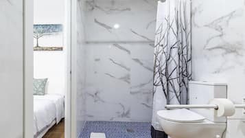 Standard Double Room, 1 Double Bed, Non Smoking, Private Bathroom | Bathroom | Shower, hair dryer, towels