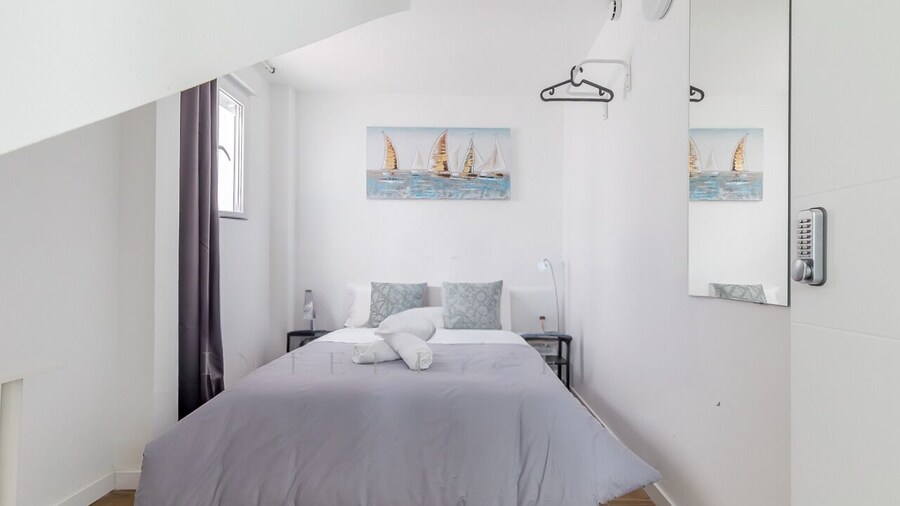 AYZ Luis Cabrera-Auto check-in property