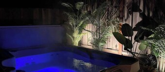 Hot tub+Redwoods State Park+Pet friendly+PS5