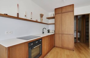 Fridge, microwave, oven, stovetop - A Refined 2-BR in Saint-Germain (Paris)