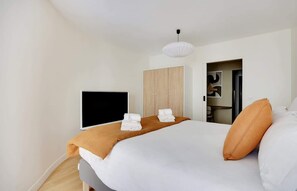 2 多间卧室、熨斗/熨衣板、旅行婴儿床、WiFi