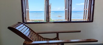 Seaside view a friendly neighborhood and near in many tourist spot in the island