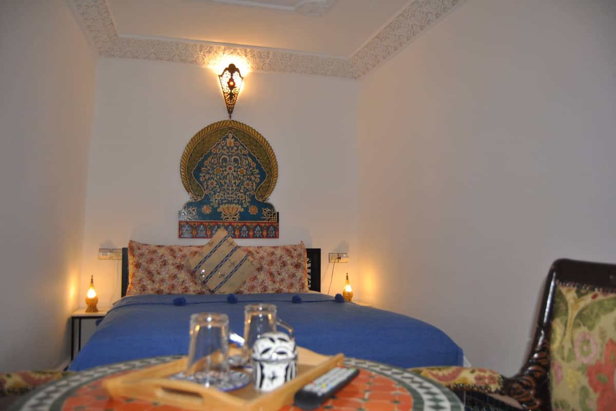 Aicha Room 7