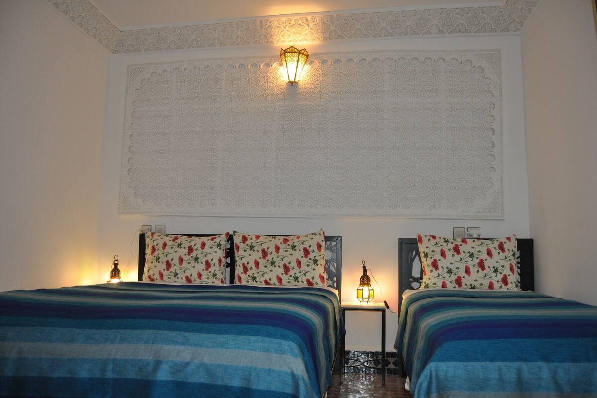 Badr Room 3 | In-room safe, laptop workspace, blackout drapes, WiFi (free)