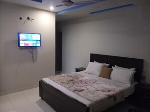 Deluxe Double Room - Arfah Inn Hotel (Lahore)