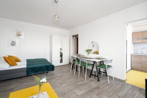 Studio, ban công | Khu phòng khách