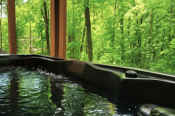 Tina de hidromasaje al aire libre