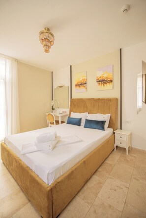 Deluxe Double Room | In-room safe, individually decorated, individually furnished, desk - Vila Ducu - Adults Only (Navodari)