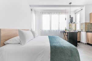 Down comforters, in-room safe, soundproofing, iron/ironing board