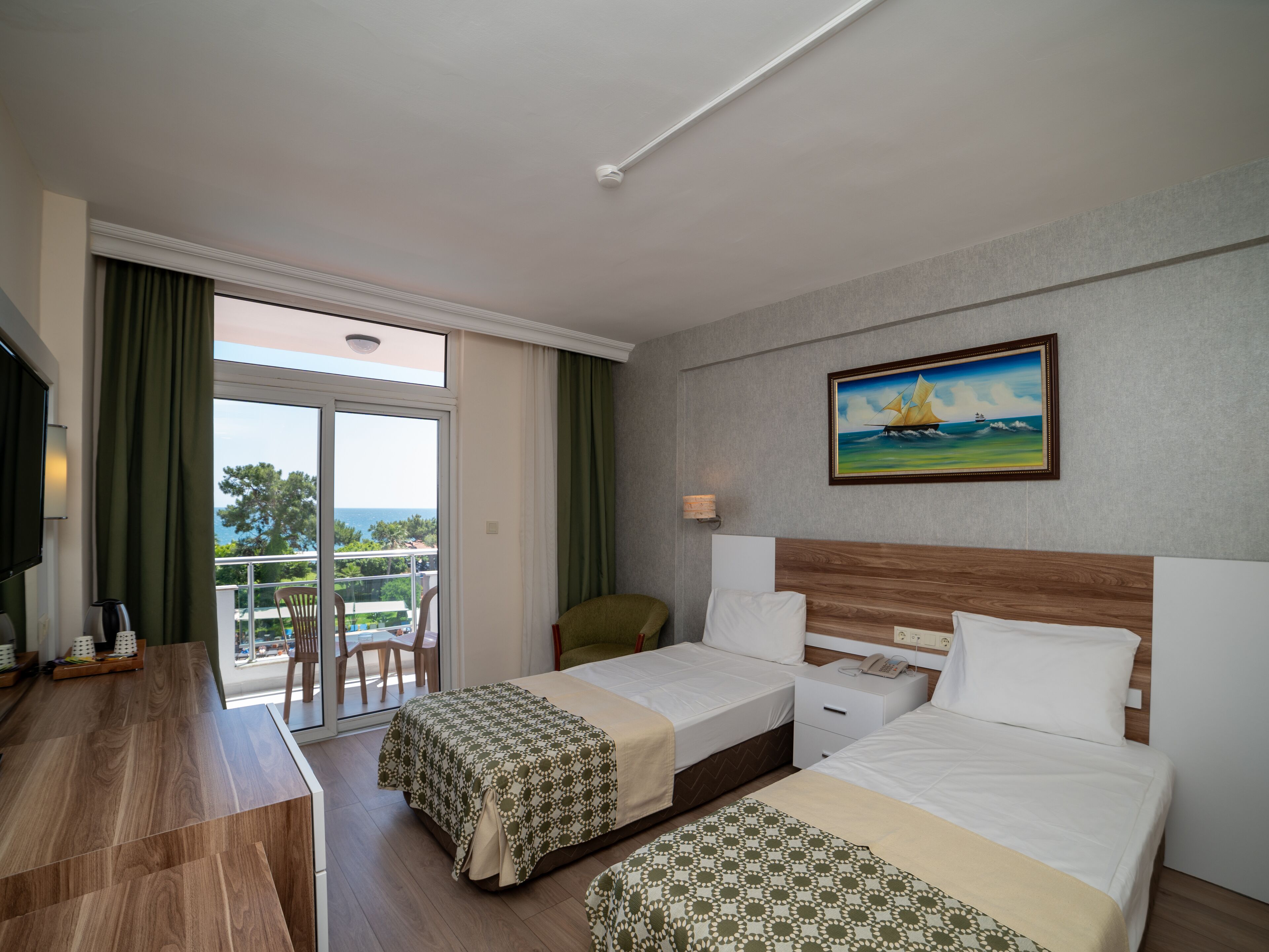 Minibar, chambres insonorisées, draps fournis