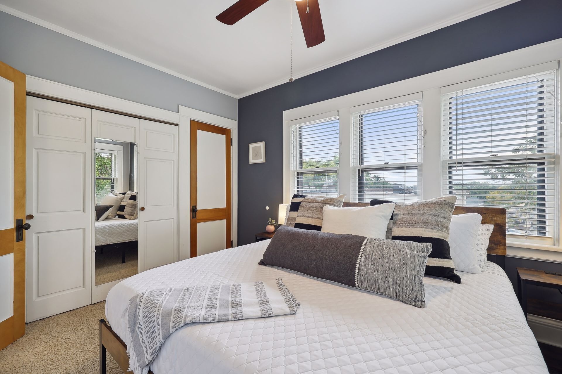 2 bedrooms, desk, iron/ironing board, travel crib