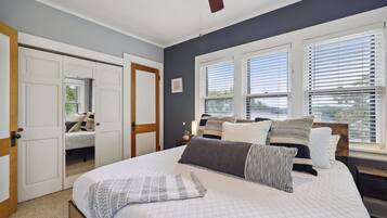 2 bedrooms, desk, iron/ironing board, travel crib