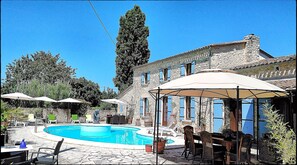 Pool - Suite Maison à votre santé bed and bathroom incl 60m2 living/dining room (Savignac-de-Duras)