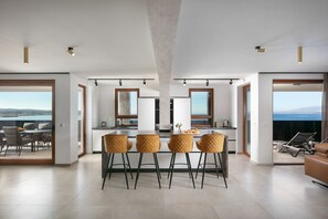 Appartement Exclusif | Cuisine privée | Grand réfrigérateur, micro-ondes, four, lave-vaisselle