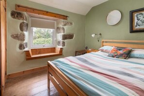 2 soverom, strykejern/-brett, wi-fi og sengetøy