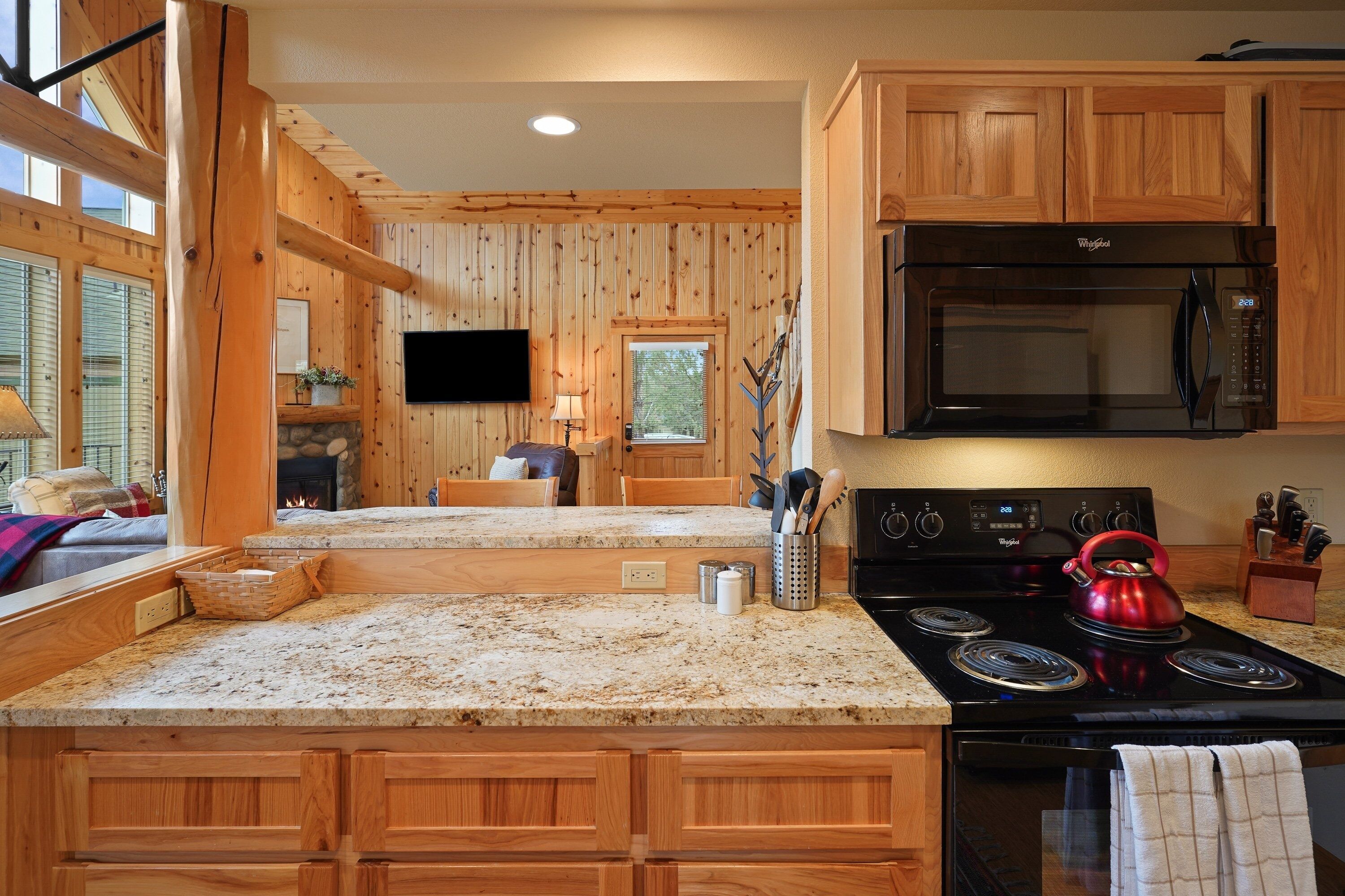 House, 3 Bedrooms | Private kitchen | Fridge, oven, coffee/tea maker, toaster