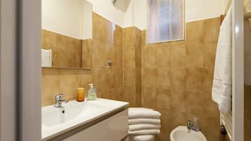 Apartment | Bathroom