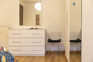 2 bedrooms, iron/ironing board, free WiFi