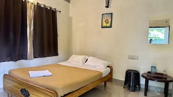 Desk, free WiFi, bed sheets, wheelchair access