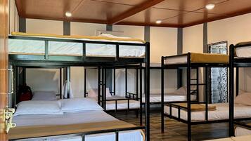 1 habitación, escritorio, wifi gratis y ropa de cama