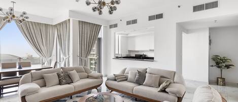 Elite appartement | Woonruimte | Een 55-inch smart-tv met kabelzenders, Netflix en streamingdiensten