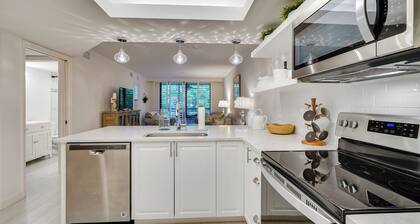 Bonita Springs Condo w/ Community Pool!
