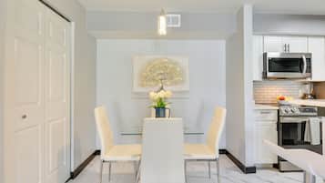 Apartment (2 Bedrooms) | Bahagian dalam