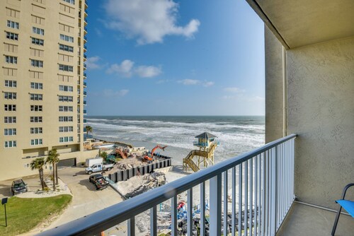 Breezy Daytona Beach Studio w/ Balcony & Views!