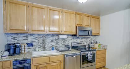 Ruidoso Cabin Retreat w/ Multi-level Deck