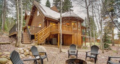 Family-friendly Mccall Cabin w/ Private Hot Tub!
