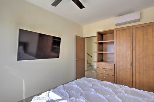 Luxe Cabo Casa w/ Own Rooftop Patio + Pool Access!