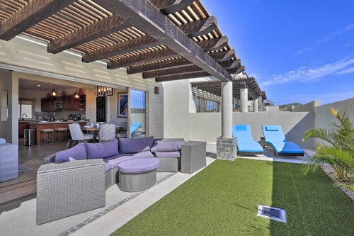 Luxe Cabo Casa w/ Own Rooftop Patio + Pool Access!