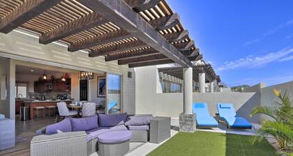 Luxe Cabo Casa w/ Own Rooftop Patio + Pool Access!