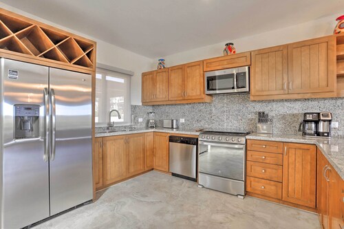 Luxe Cabo Casa w/ Own Rooftop Patio + Pool Access!