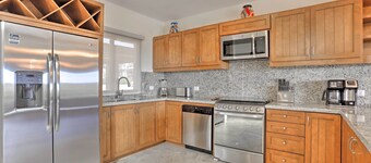 Luxe Cabo Casa w/ Own Rooftop Patio + Pool Access!