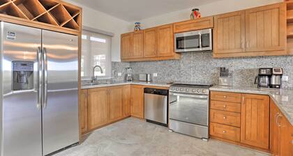 Luxe Cabo Casa w/ Own Rooftop Patio + Pool Access!