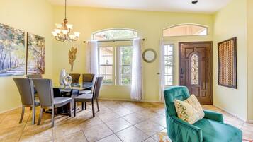 House (4 Bedrooms) | Interior