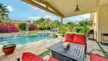 Rumah (4 Bedrooms) | Bagian depan properti